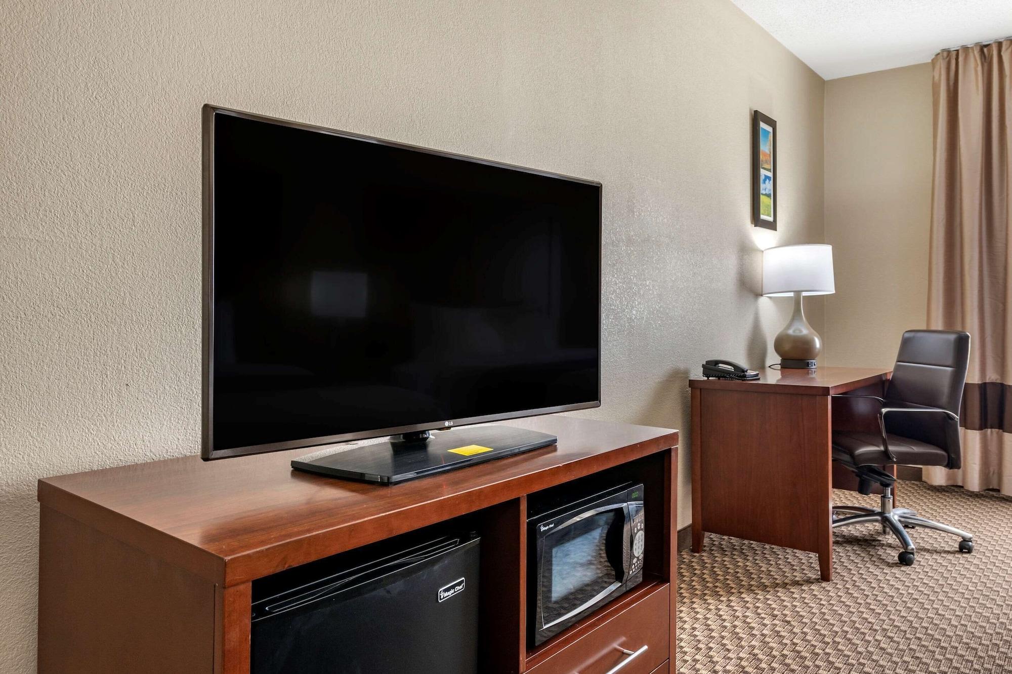 Comfort Inn Near Kokomo Speedway Bagian luar foto